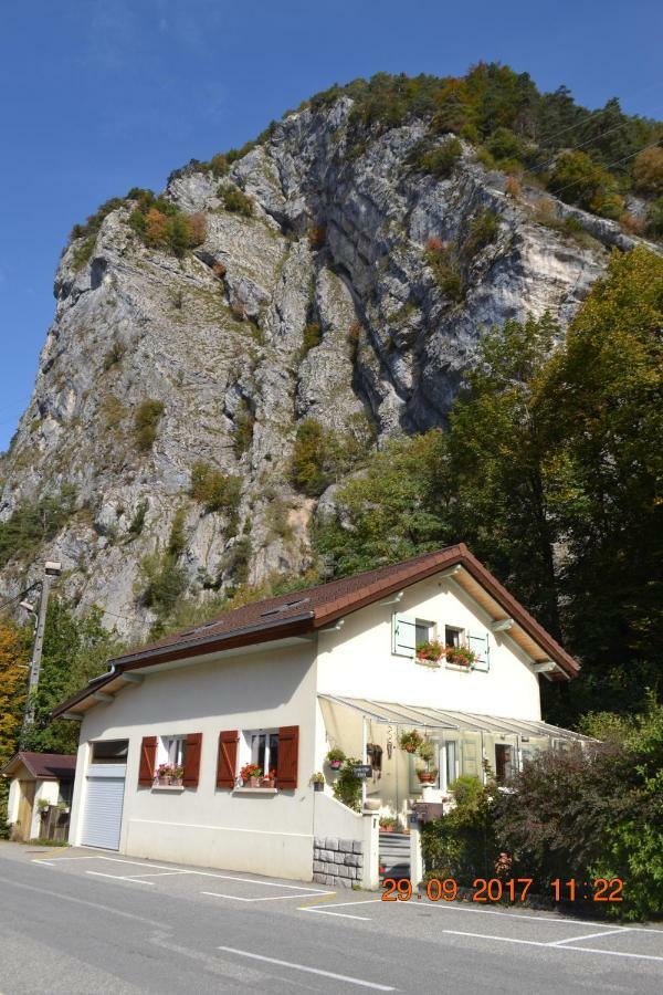 Chambre D'Hotes "Le Moulin" Thônes Exterior foto